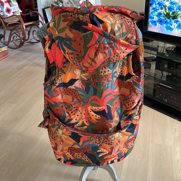 FARM Rio Lively Puffer Vest - Picture 5 of 13